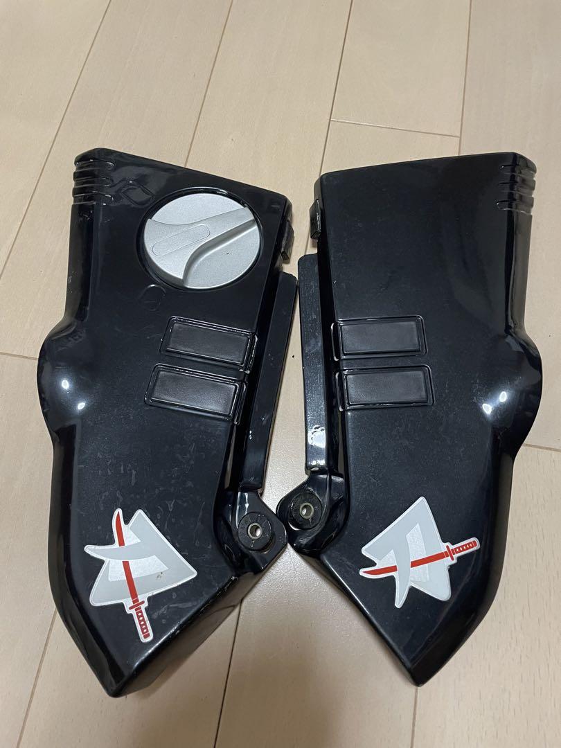 カタナgsx1100s/750s 純正サイドカバー左右