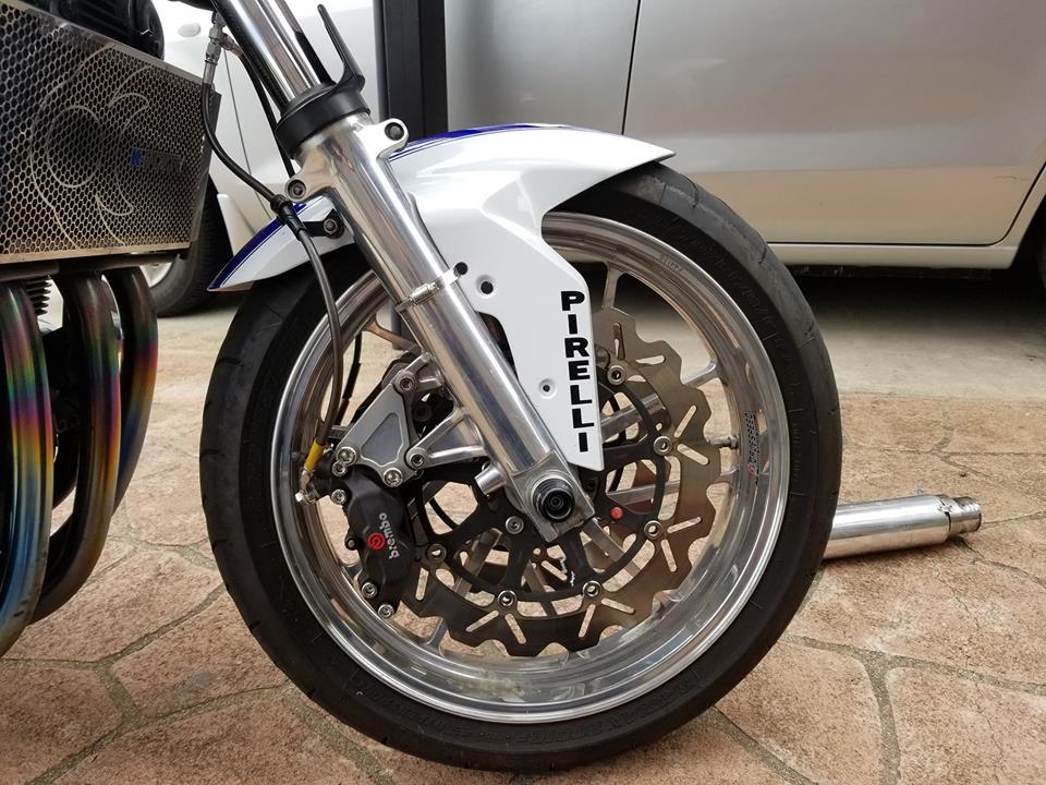 BMW s1000r 純正フロントフェンダー　2016年式から取り外し