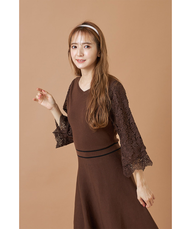 【新品】トッコ クローゼット フラワーレーススリーブ切替ニットワンピース 黒