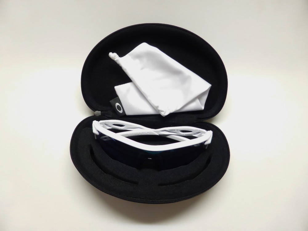 オークリー　サングラス（プリズム）　ケースなし