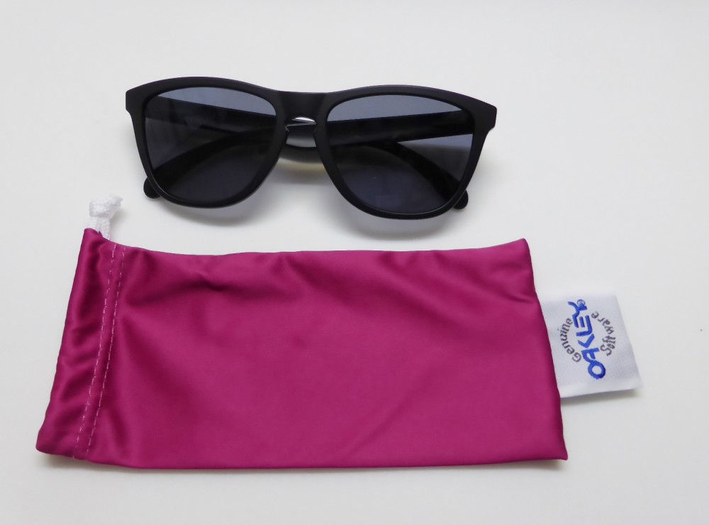 オークリー　サングラス（プリズム）　ケースなし