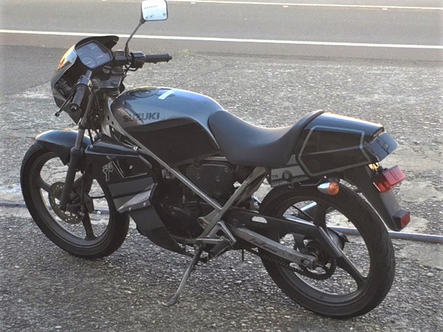 スズキRG50ガンマ　NA11A　純正シートカウル